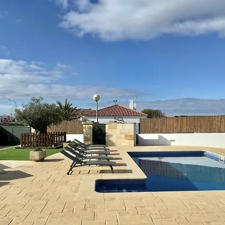 Villa En Blanes